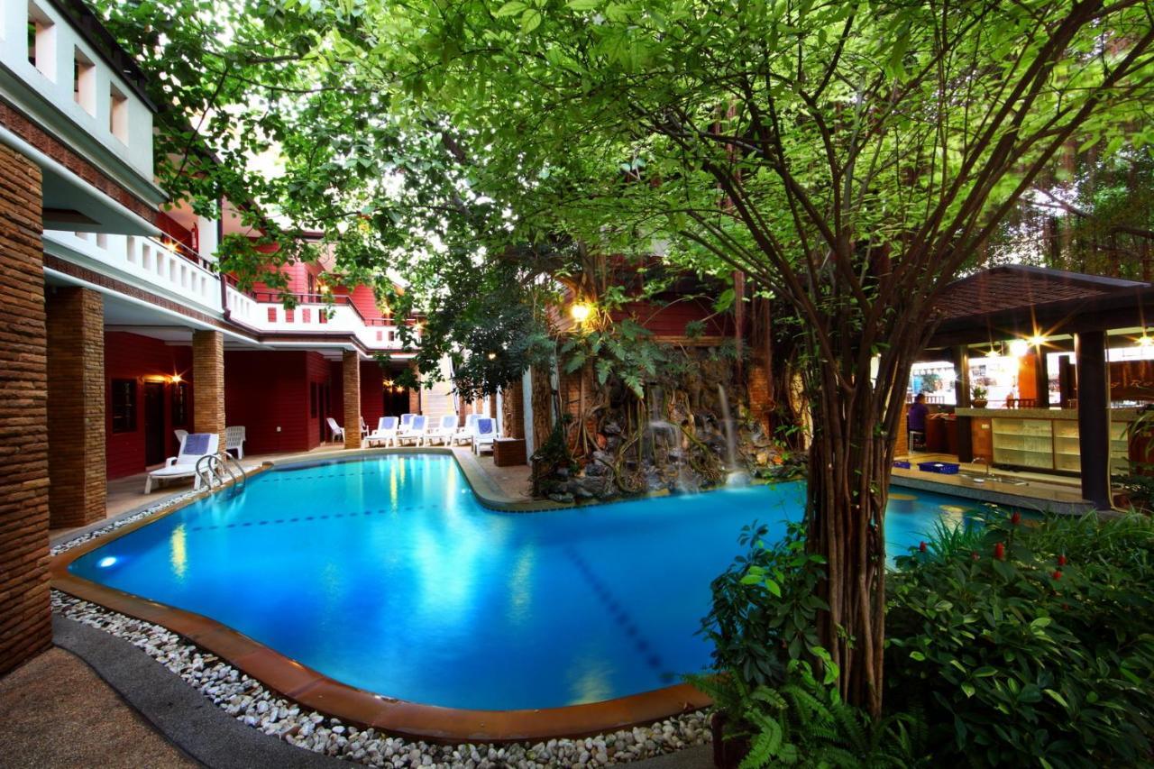 Jang Resort Patong Exteriör bild
